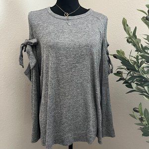 Rachel Roy 2x Cut Shoulder Knit Sweater/Blouse